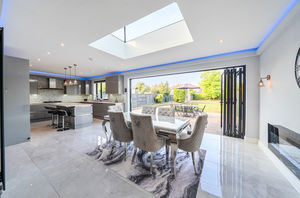 Kitchen diner angle 1- click for photo gallery